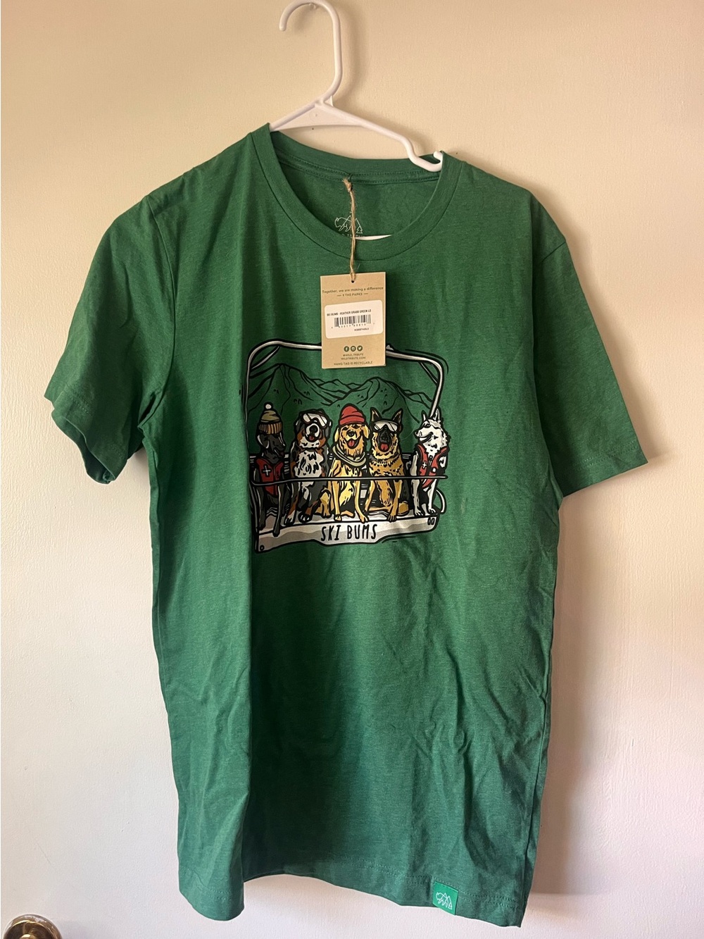 NWT Ski Bums Men’s Wild Tribute Heather Grass Green Graphic Tee Ski Dogs Large